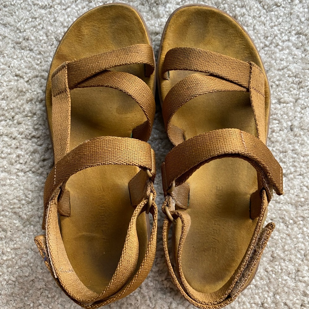 Everlane renew sport sandal golden brown.